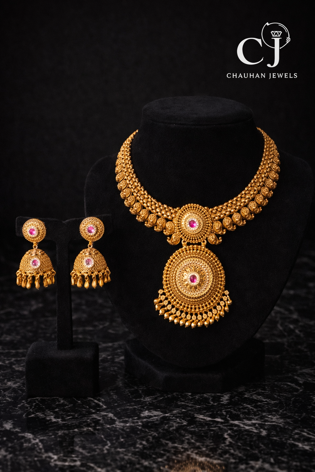 Elegant Gold Plated Antique Choker Necklace Set with Pink Accents