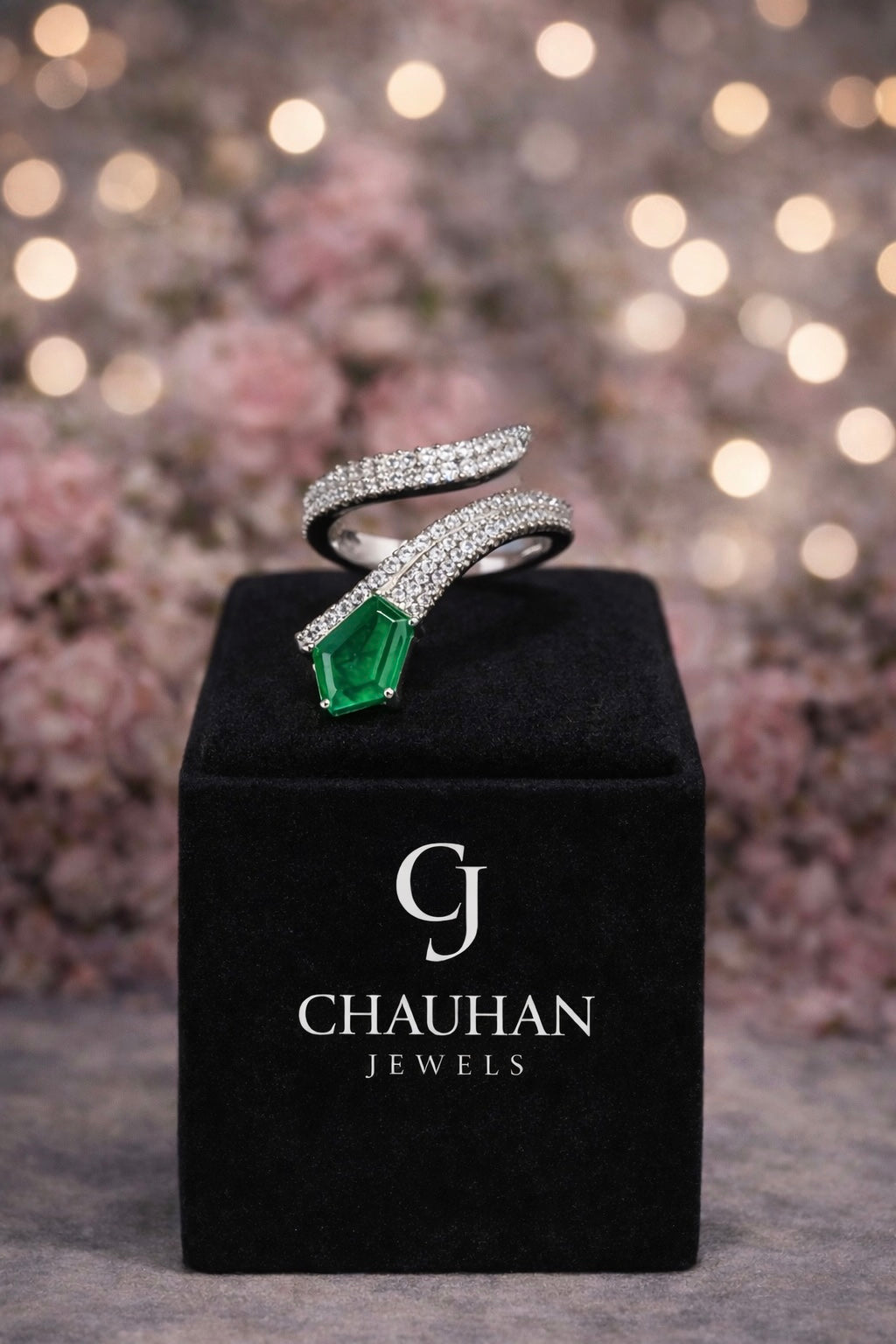 Royal Coffin Cut Wrap Ring – 18K silver